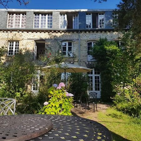 Hotel MANOIR DU TERTRE au coeur de la forêt de Brocéliande Paimpont Exterior foto