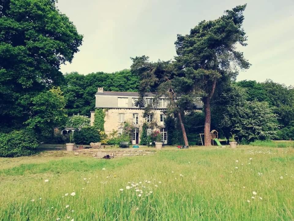 Hotel MANOIR DU TERTRE au coeur de la forêt de Brocéliande Paimpont Exterior foto