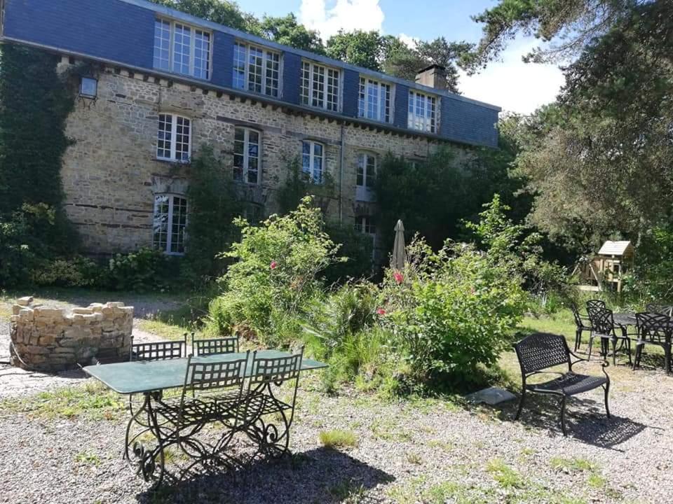 Hotel MANOIR DU TERTRE au coeur de la forêt de Brocéliande Paimpont Exterior foto